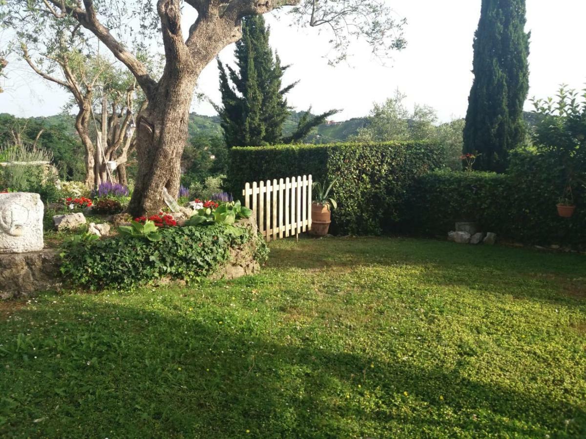 Villa Da Adria Al Corvenale - Casa Vacanze Carrara - Exterior foto