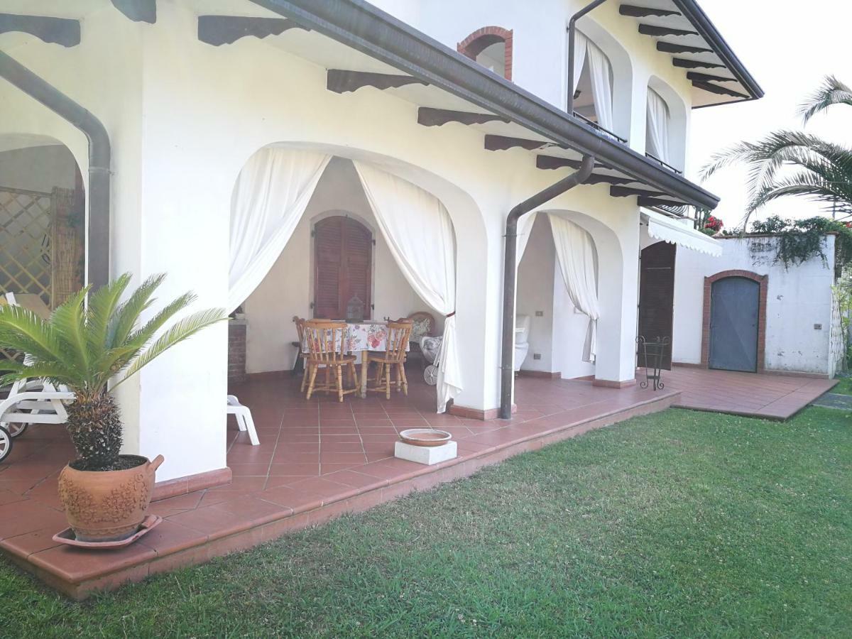 Villa Da Adria Al Corvenale - Casa Vacanze Carrara - Exterior foto